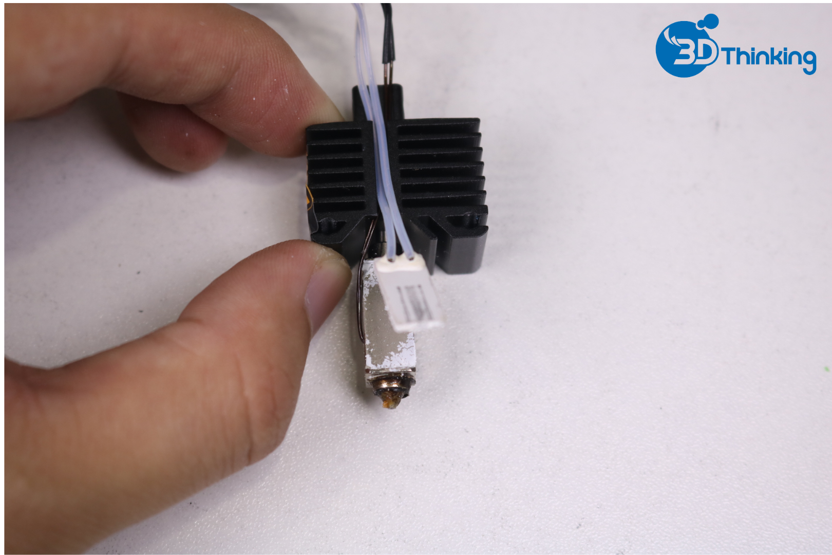 thay thế cụm đầu đùn nóng